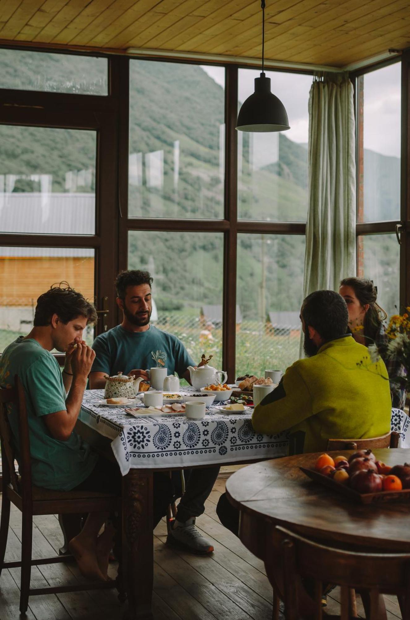 מלון Arte In Kazbegi מראה חיצוני תמונה
