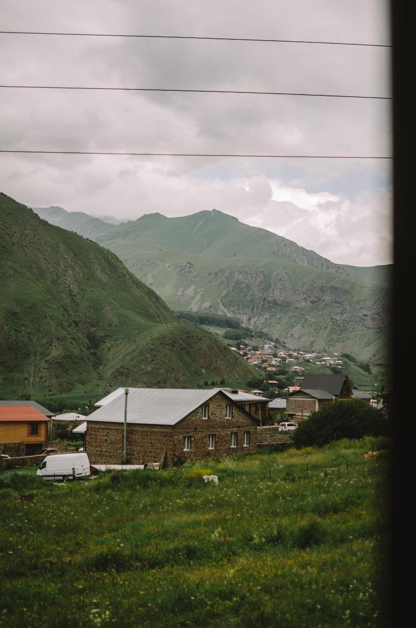 מלון Arte In Kazbegi מראה חיצוני תמונה